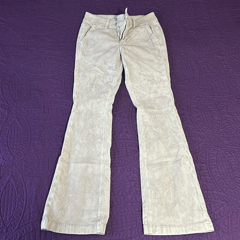 American Eagle corduroy size 8 Long